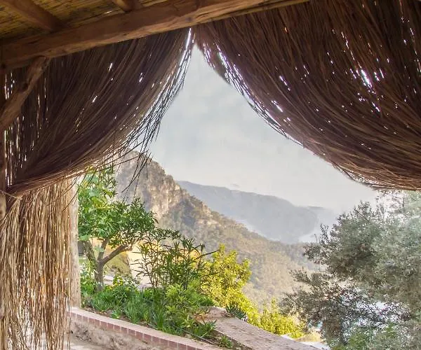 فندق Kabak Dome Suites